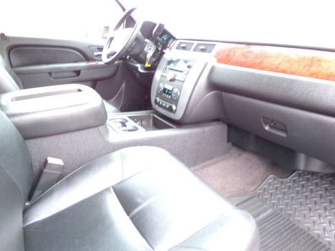 Used 2011 GMC Sierra 3500 SLT w/ SLT Convenience Package AWD/4WD image 6