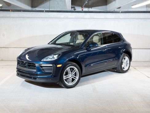 Certified 2023 Porsche Macan AWD/4WD image 1