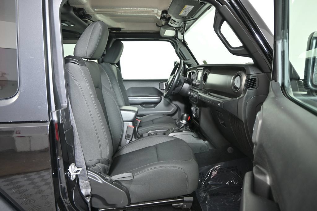 Used 2020 Jeep Wrangler Sport AWD/4WD image 14