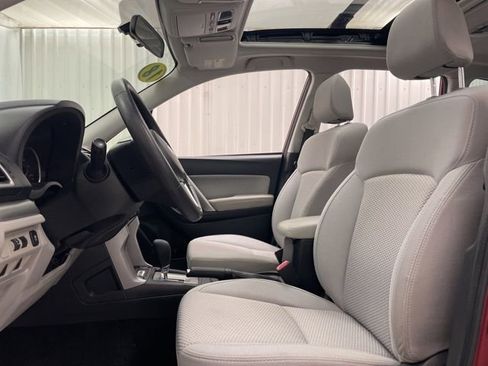 Used 2018 Subaru Forester 2.5i Premium w/ All-Weather Package image 10