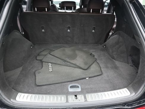 Used 2022 Genesis GV70 2.5T w/ Advanced Package image 15