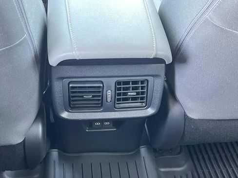 Used 2024 Toyota Venza LE image 18