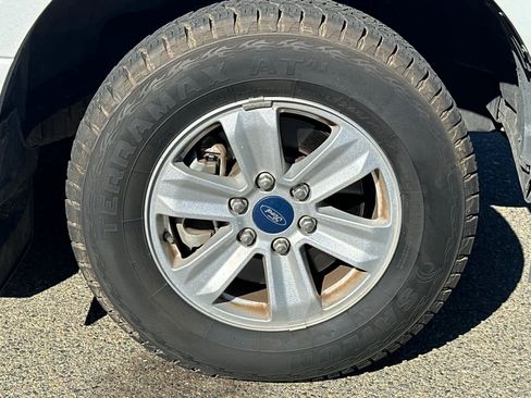 Used 2018 Ford F150 XL w/ Equipment Group 101A Mid image 12