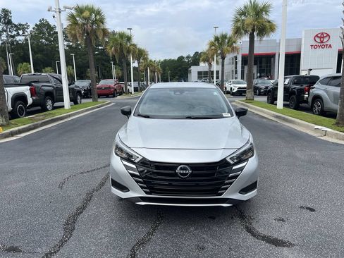 Used 2025 Nissan Versa S FWD image 3