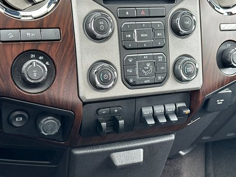 Used 2016 Ford F350 Lariat w/ Lariat Ultimate Package AWD/4WD image 19