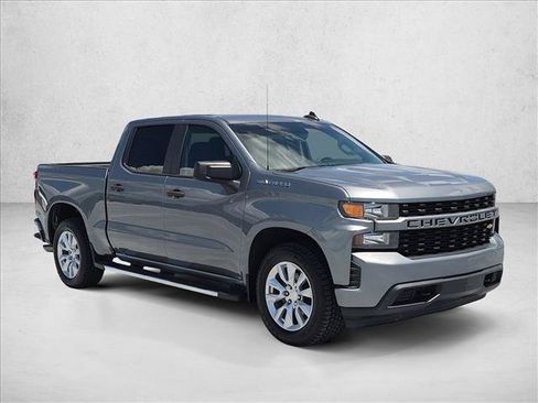 Used 2019 Chevrolet Silverado 1500 Custom w/ Custom Value Package RWD image 3