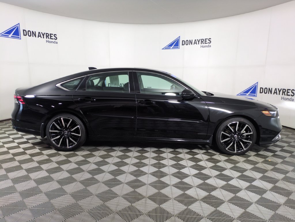 Certified 2025 Honda Accord Touring image 11