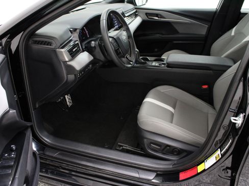 Used 2026 Toyota Camry SE w/ Convenience Package FWD image 14