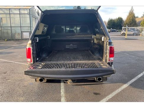 Used 2018 RAM 1500 Laramie image 36