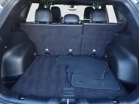 Used 2024 Jeep Compass Limited image 8