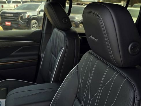 New 2026 Buick Enclave Avenir w/ Super Cruise Package image 20