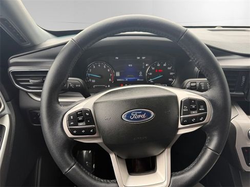 Used 2023 Ford Explorer XLT w/ Equipment Group 202A image 12