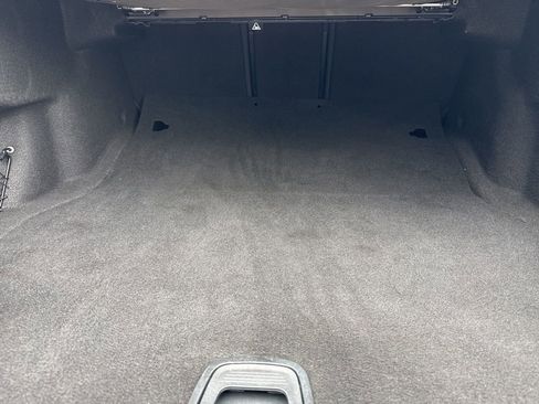 Used 2018 Mercedes-Benz E 300 4MATIC image 7