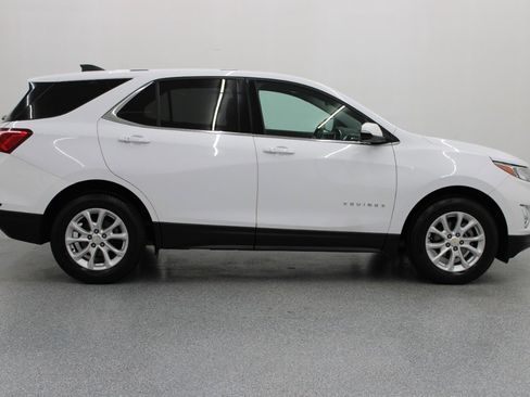 Used 2018 Chevrolet Equinox LT image 2