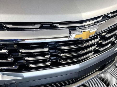 Used 2025 Chevrolet Equinox LT FWD image 28