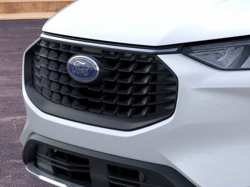 New 2025 Ford Escape SE FWD image 17
