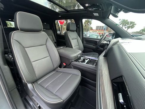New 2026 Chevrolet Suburban Premier w/ Sun And Tow Package AWD/4WD image 27