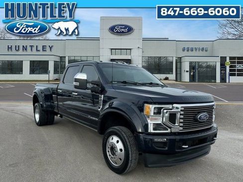 Used 2022 Ford F450 Platinum w/ FX4 Off-Road Package image 4