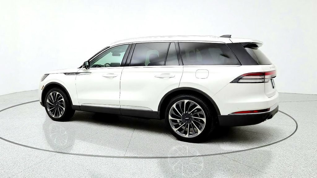 Used 2026 Lincoln Aviator Reserve AWD/4WD image 7