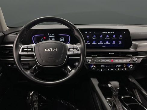 Used 2023 Kia Telluride LX image 5