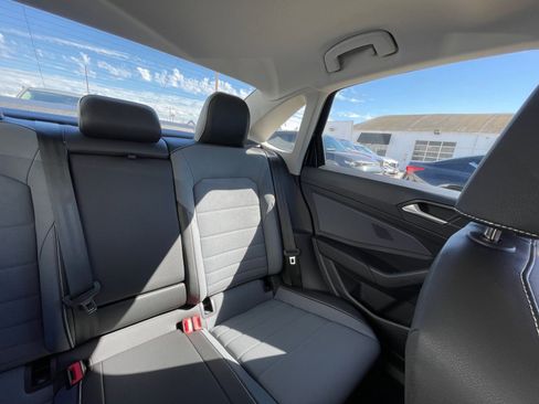 Used 2025 Volkswagen Jetta SE image 37