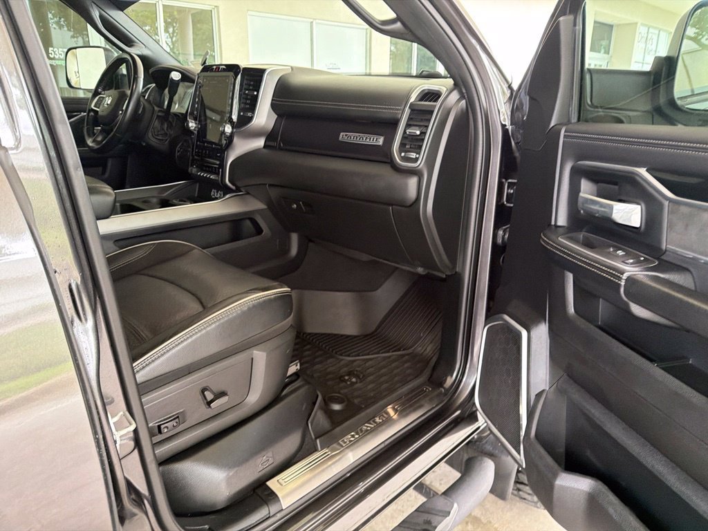 Used 2021 RAM 3500 Laramie w/ Max Tow Package AWD/4WD image 30