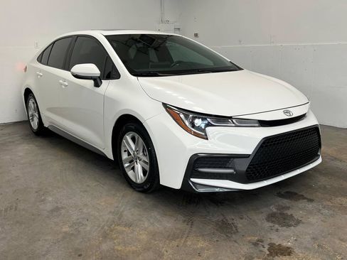 Used 2020 Toyota Corolla SE FWD image 3