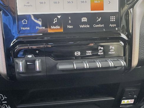 Used 2024 RAM 2500 Laramie w/ Safety Group image 30