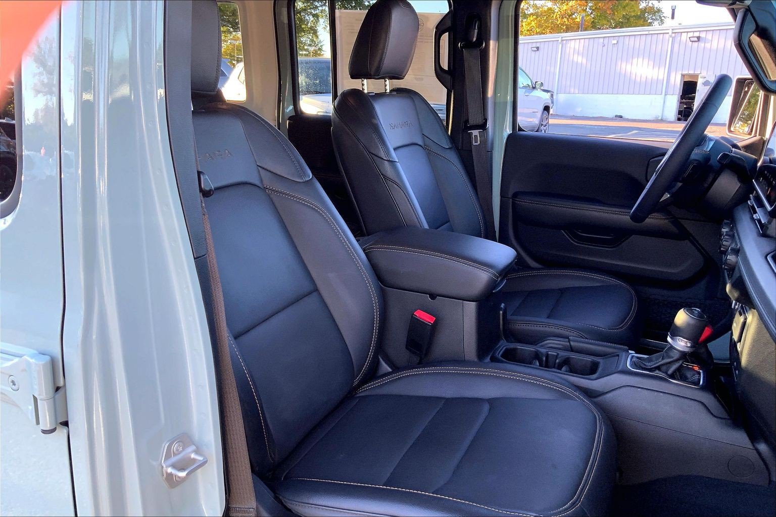 Certified 2024 Jeep Wrangler Unlimited Sahara w/ Safety Group AWD/4WD image 7