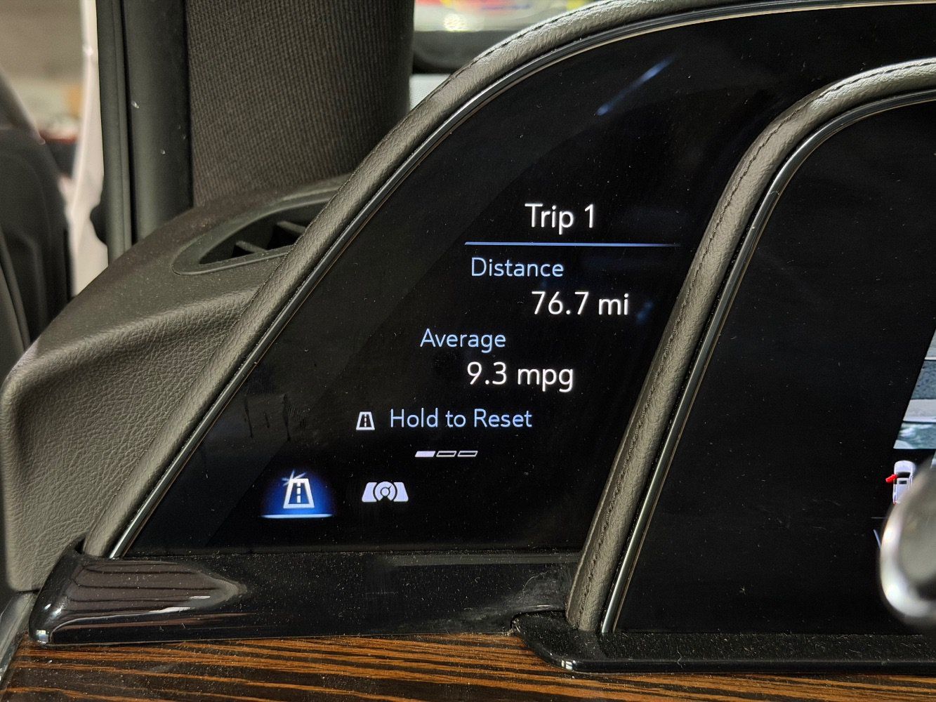 Used 2022 Cadillac Escalade Luxury AWD/4WD image 35
