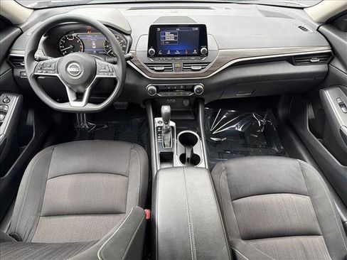 Used 2024 Nissan Altima 2.5 SV image 23