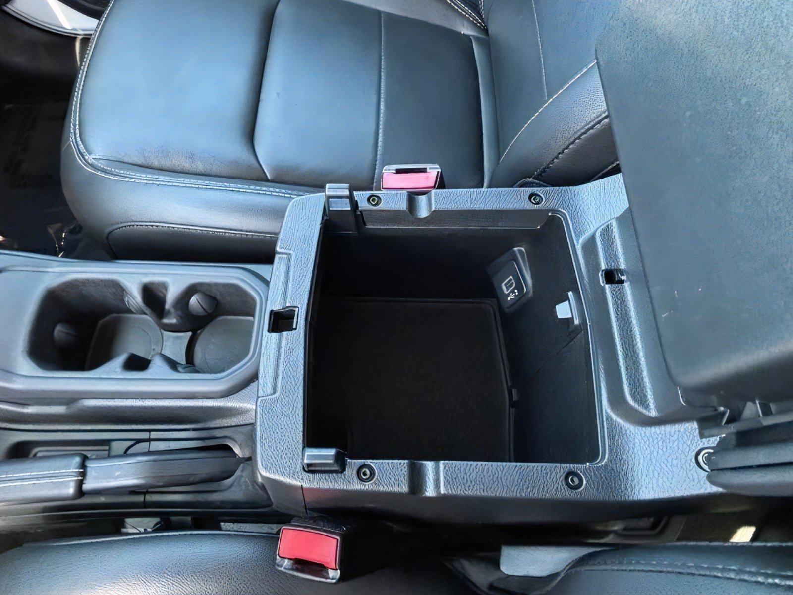 Used 2023 Jeep Wrangler Unlimited Sahara AWD/4WD image 18