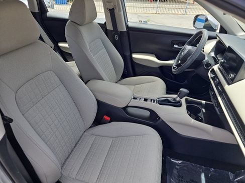 Certified 2025 Honda HR-V LX image 10
