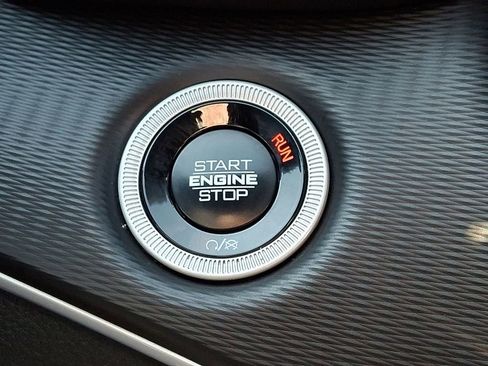 Used 2025 Jeep Grand Cherokee Altitude AWD/4WD image 29