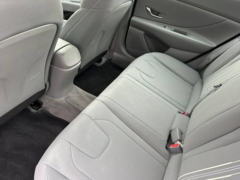 Used 2023 Hyundai Elantra SEL w/ Convenience Package FWD image 12
