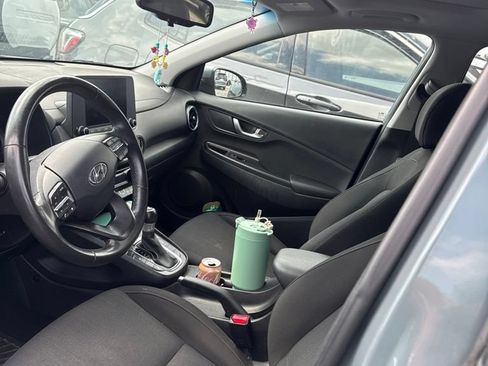 Used 2022 Hyundai Kona SEL w/ Convenience Package FWD image 3