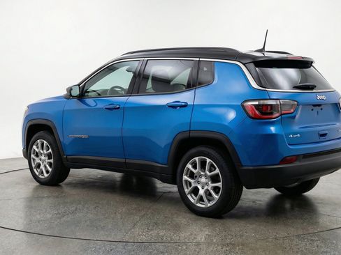 Used 2025 Jeep Compass Limited AWD/4WD image 6