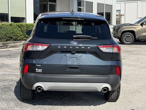 Used 2022 Ford Escape SE w/ Convenience Package FWD image 6