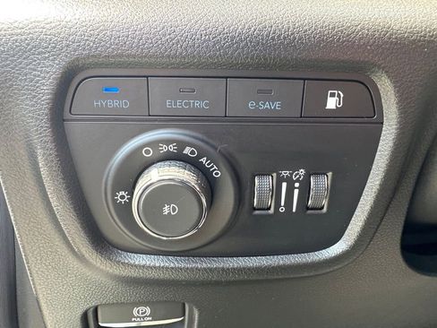 Used 2023 Jeep Grand Cherokee Summit image 29