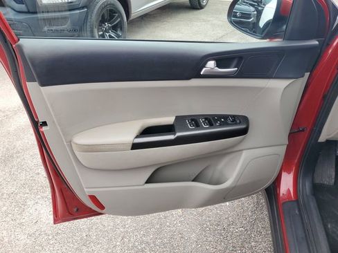 Used 2021 Kia Sportage LX image 10