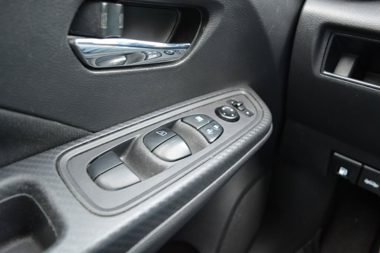 Used 2021 Nissan Versa SV FWD image 28
