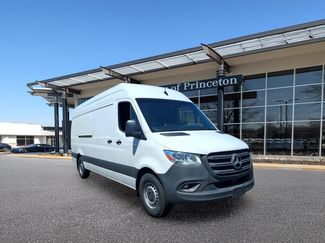 Used 2024 Mercedes-Benz Sprinter 2500 video 2
