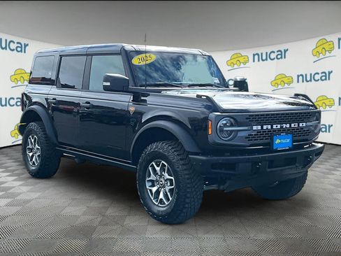 Used 2025 Ford Bronco Badlands image 1