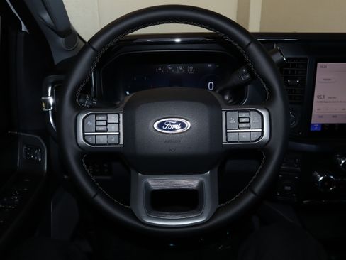 New 2026 Ford F250 Lariat w/ Black Appearance Package AWD/4WD image 25