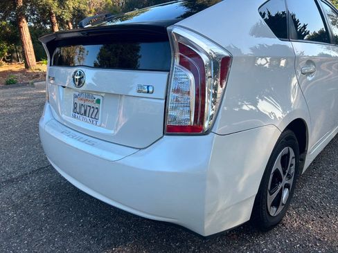 Used 2013 Toyota Prius Four w/ Deluxe Solar Roof Pkg FWD image 16