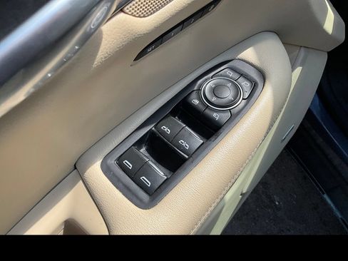 Used 2019 Cadillac XT5 Luxury FWD image 25