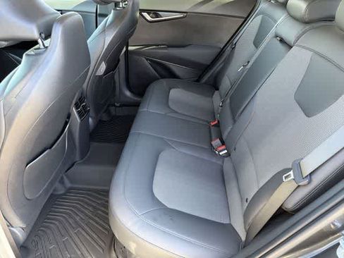 Used 2023 Kia Niro EX image 16
