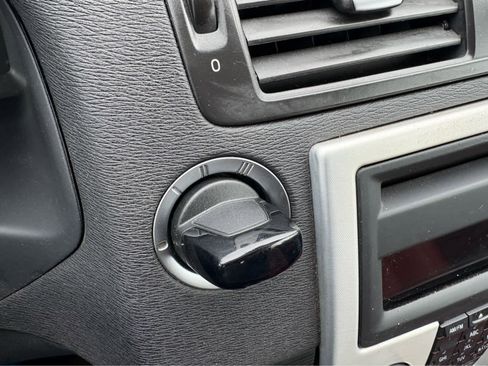 Used 2012 Volvo C70 T5 w/ Climate Pkg image 22