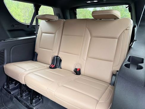 Used 2021 Chevrolet Suburban Premier w/ Premium Package AWD/4WD image 26