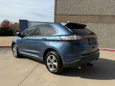 Used 2018 Ford Edge SE image 4